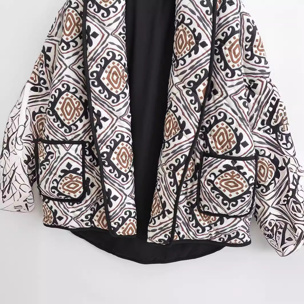Dam kviltad Kimono jacka med midjebälte och Ethno mönster