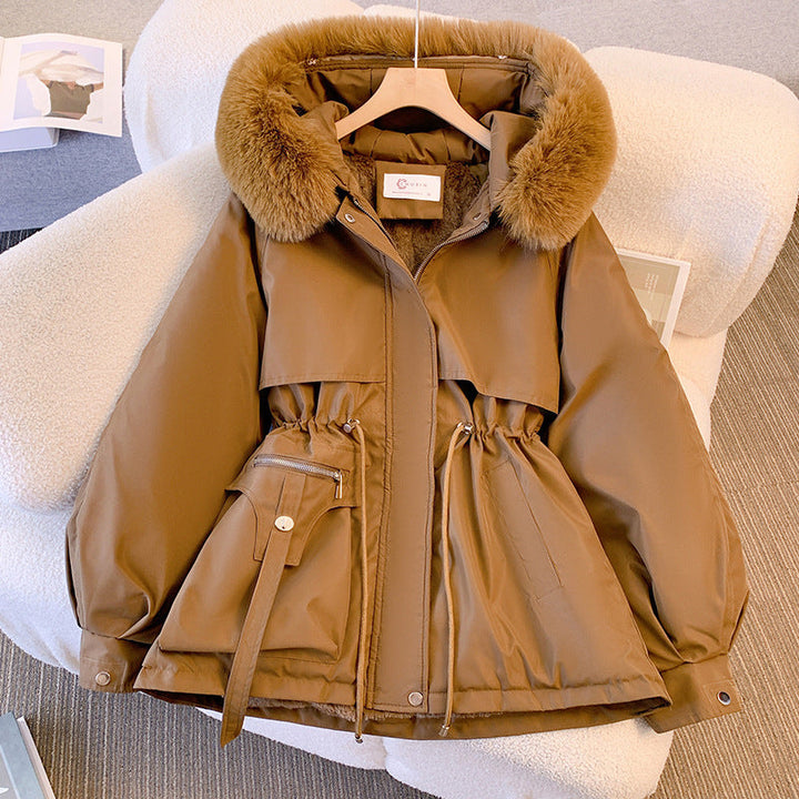 Dam kort utility parka med dragsko midja, detachable faux fur krage, och asymmetrical fickor