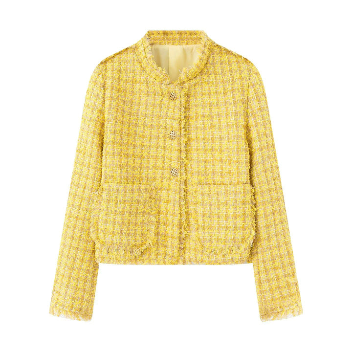 Dam kort bouclé tweed jacka med golden decorative knappar, påsydda fickor, och fringe kant