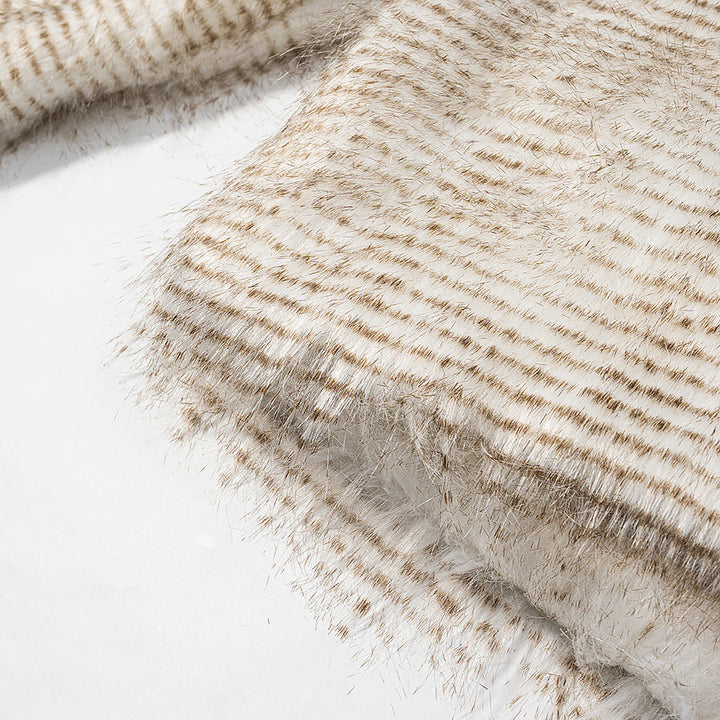 Dam Kort Faux Fur Jacka med Voluminous Ärmar och Round Neckline