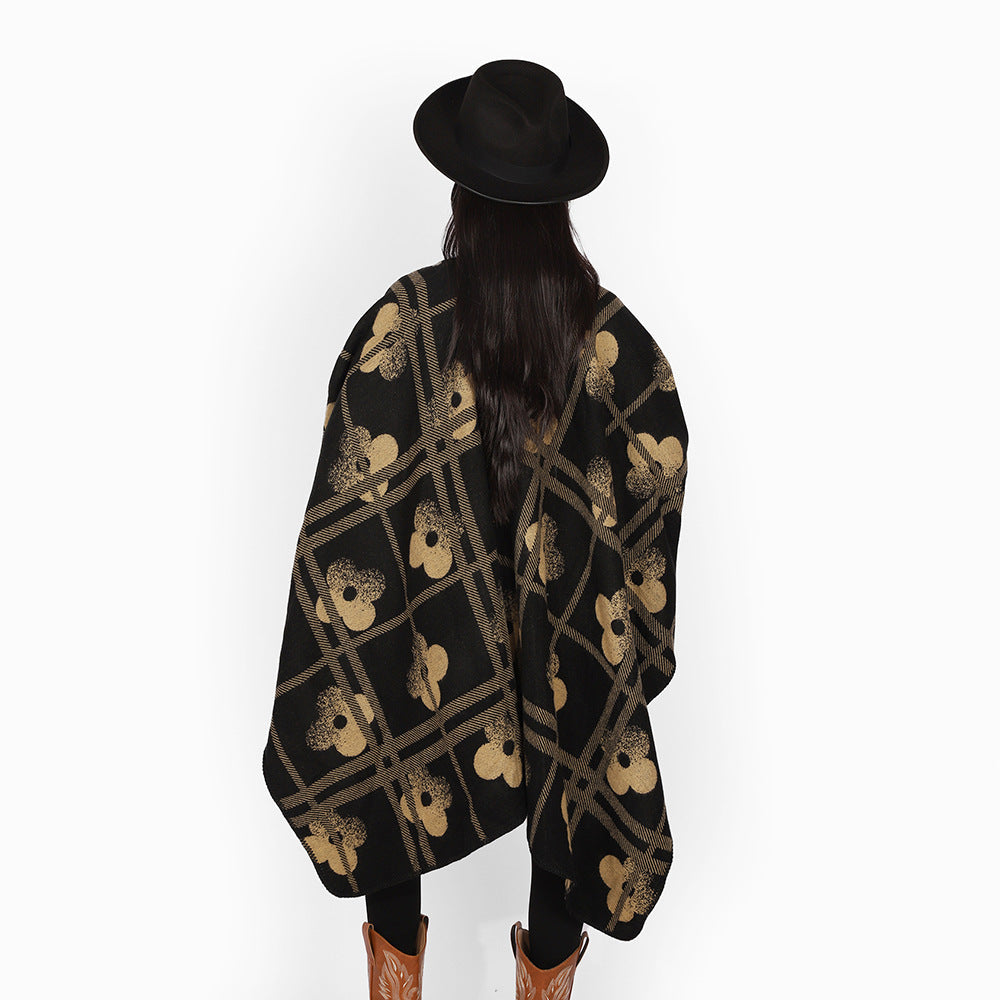 Dam Reversible Jacquard poncho tillverkad av ullblandning med floral check mönster och decorative piping seam