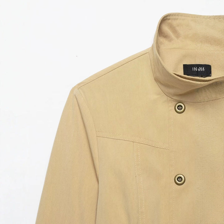 Dam Kort Double-Breasted Utility Blouson med Hög Standing Krage och Lock Fickor