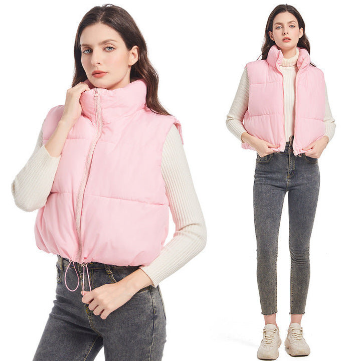 Dam ultra-light kort vadderad väst med high ståkrage, two-way dragkedja och adjustable drawstring fåll