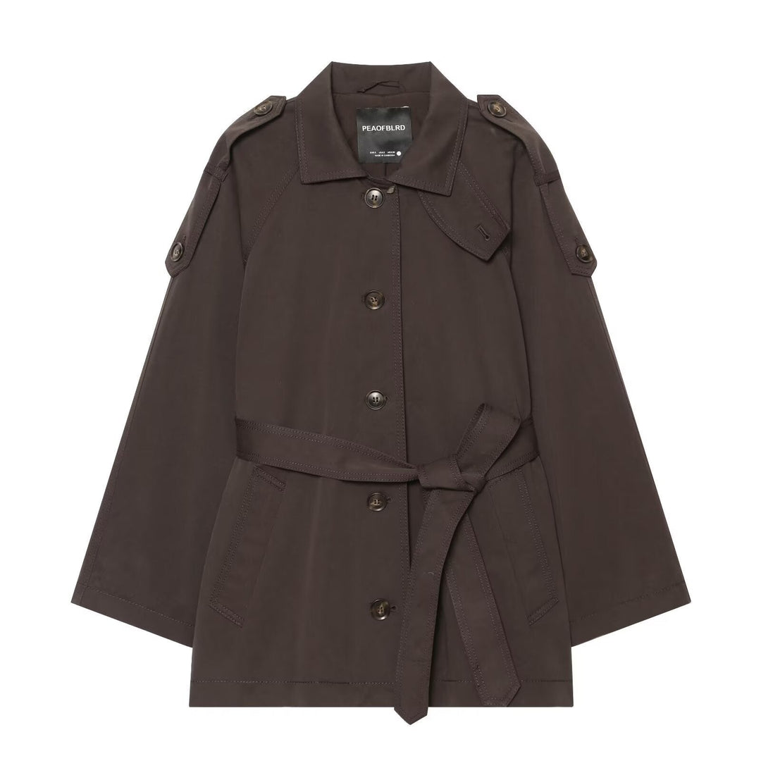 Dam Tailored Cape Trenchcoat med Tie Belt och Shoulder Epaulets