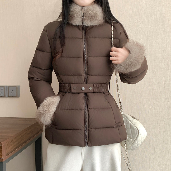Dam figurnära thermal kviltad jacka med removable fake fur krage och elastic midjebälte