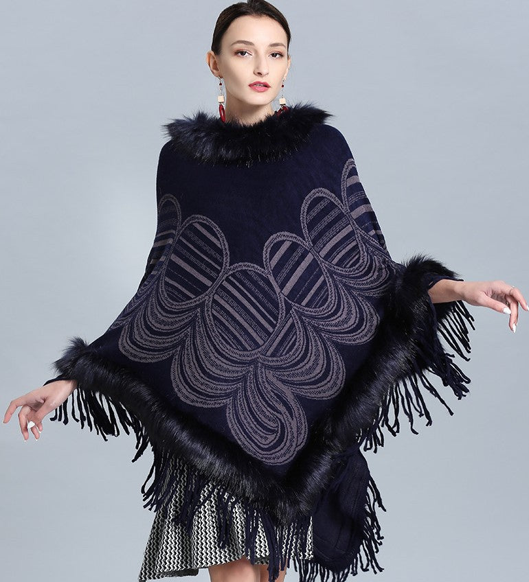 Dam Fringe poncho med Faux Fur kant och Jacquard Ruana