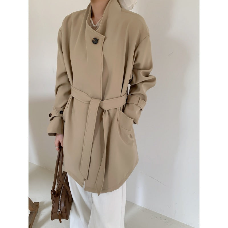Dam kort oversize kappa med knytband, vid Flap fickor och avslappnad Shoulder