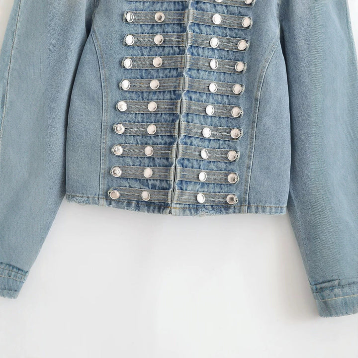 Dam Kort Denimjacka med Military Piping och Dekorativ Metal Knappar