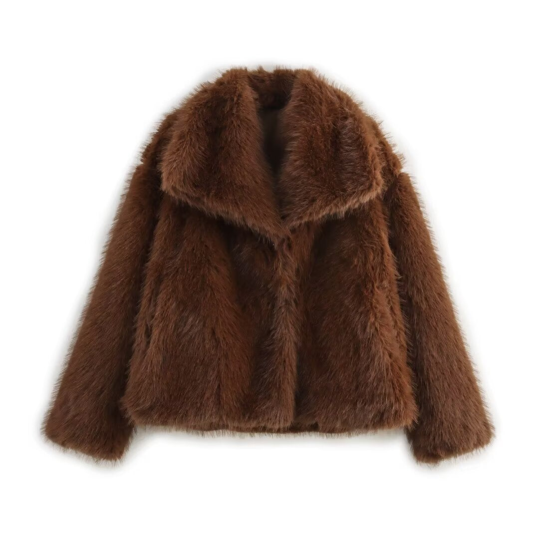 Dam Kort-Skärning Faux-Fur Kappa med Voluminous Sjalrakrage och Straight Skärning
