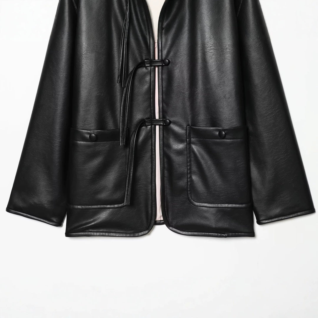 Dam Oversize Jacka i Konstläder med Cord Knot Stängning och Patch Fickor