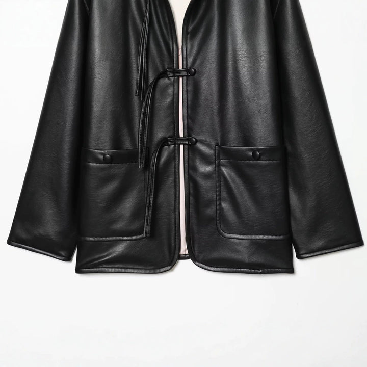 Dam Oversize Jacka i Konstläder med Cord Knot Stängning och Patch Fickor
