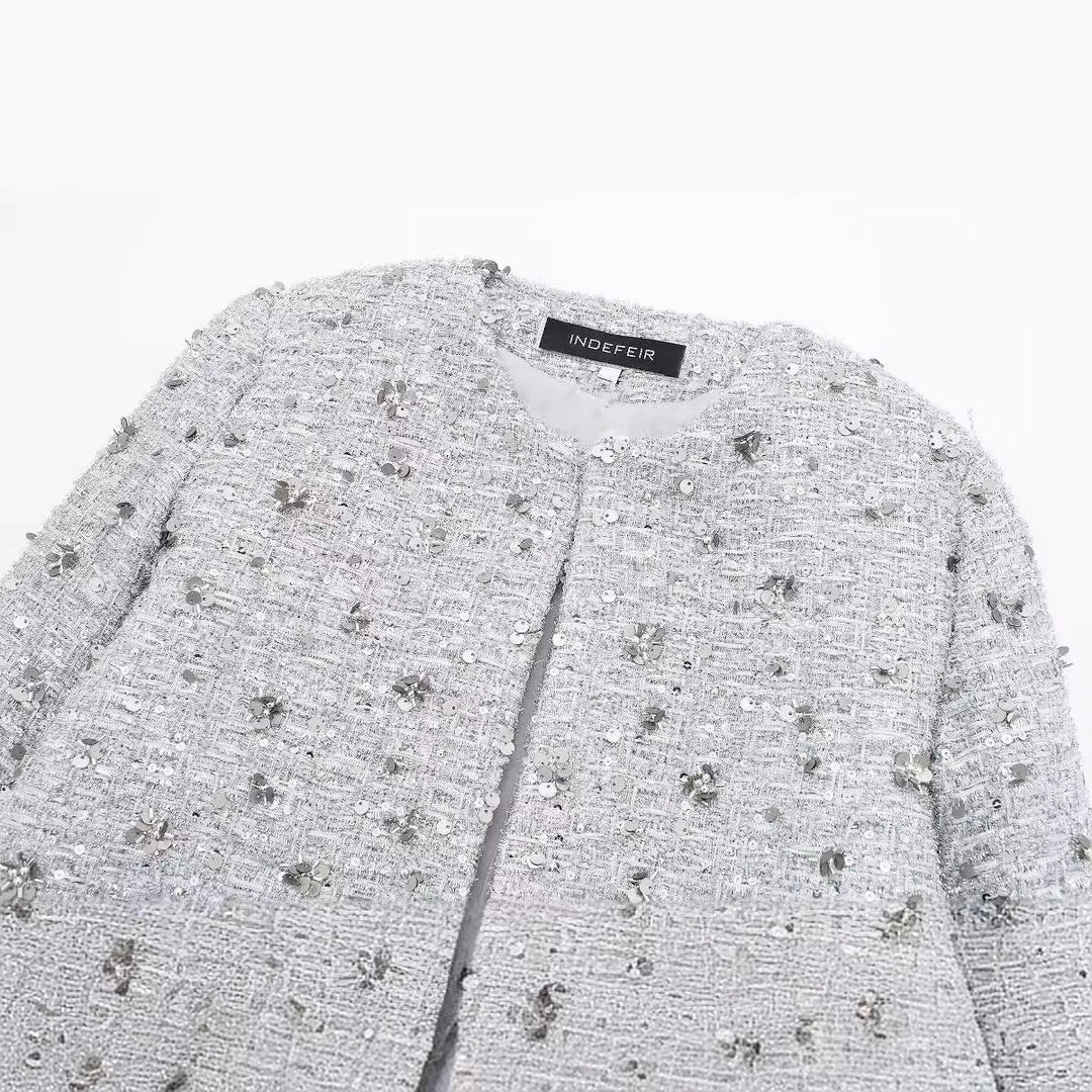 Dam kort-skärning Boucle Tweed jacka med floral sequin appliqué och öppen front