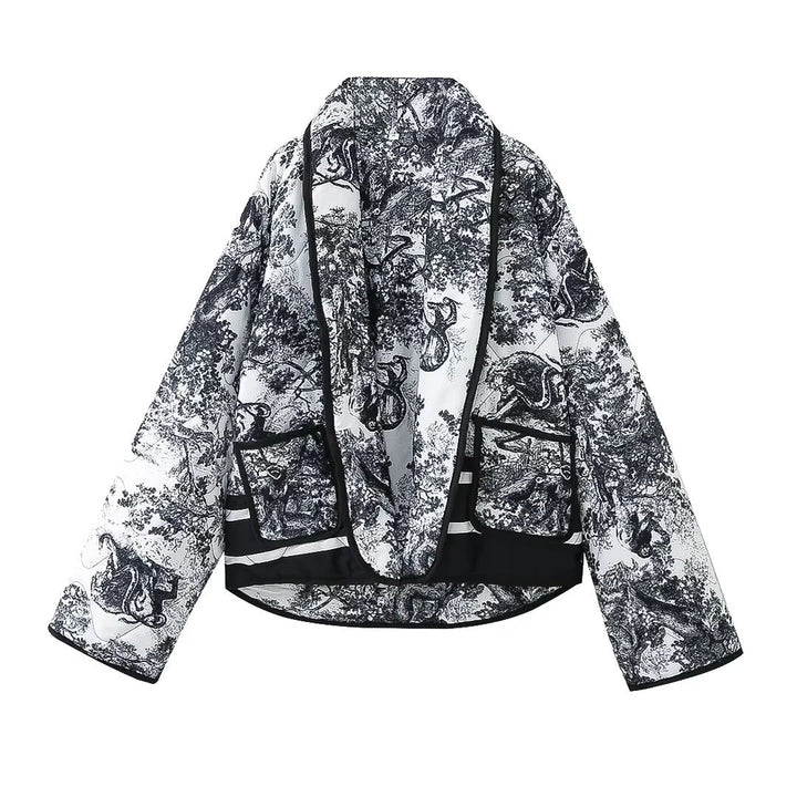 Dam Quiltad Jacka i Kimono Stil med Toile-De-Jouy Animal Tryck, Shawl Krage, och Contrasting Patch Fickor