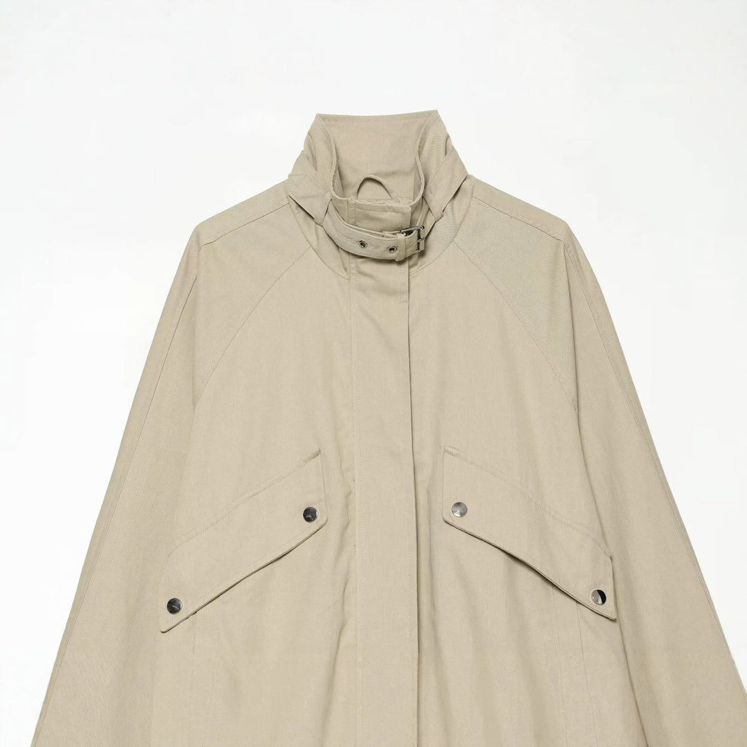 Dam 10+ Shortened Utility Blouson Jacka med Hög Stå Krage och Waist Band