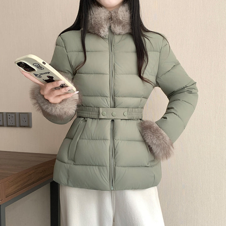 Dam figurnära thermal kviltad jacka med removable fake fur krage och elastic midjebälte