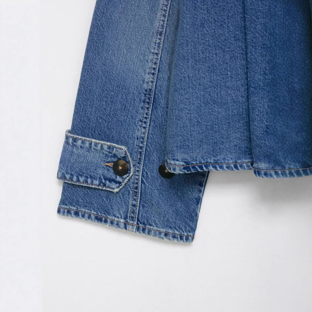Dam Kort Boxig Jeans Jacka med Hög Funnel Krage och Extra Wide Muddar