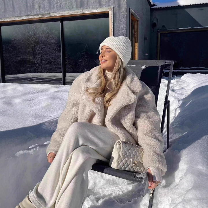 Dam teddy kappa gjord faux shearling med oversize krage