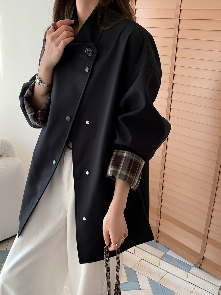 Dam oversize kort jacka med Snap Placket och Checked ärm mudd