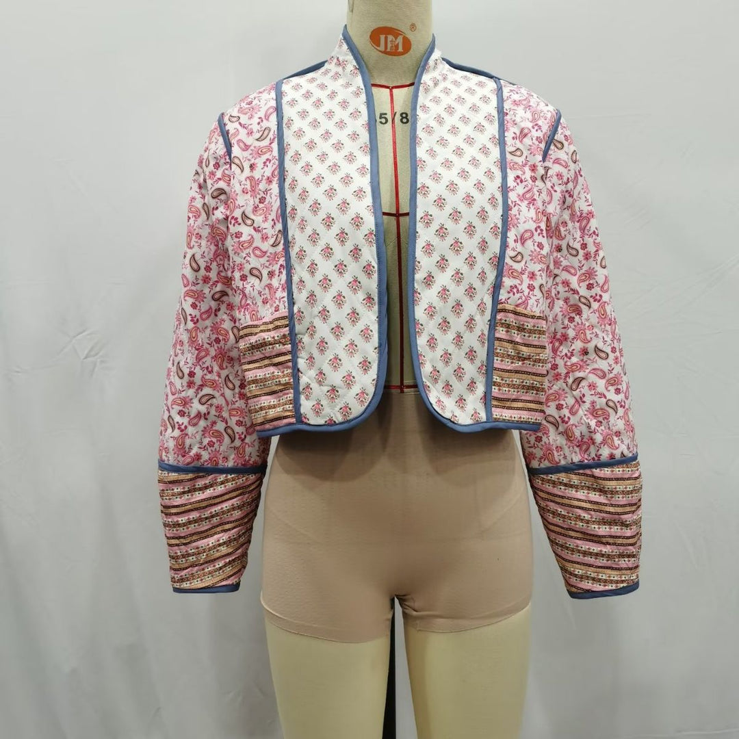 Dam Kort Quiltad Patchwork Jacka med Paisley och Blommig Prints, Open Kimono Skärning och Contrast Piping