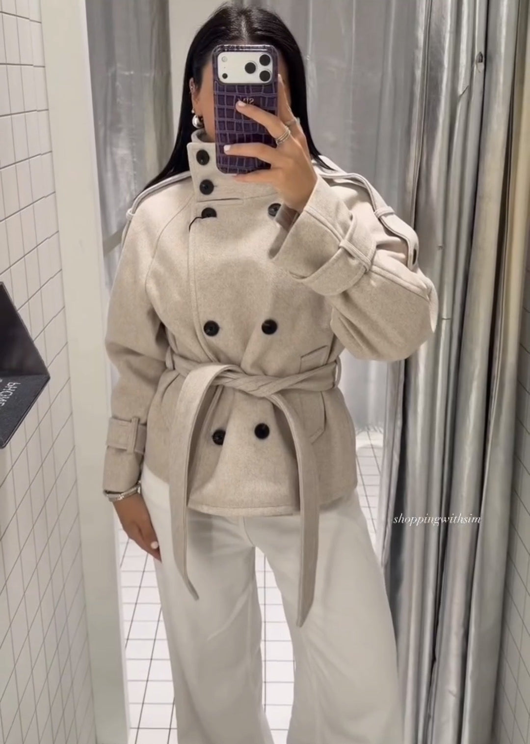 Dam Kort Blouson Trenchcoat Tillverkad av Ull Blend med Hög Stå Krage och Tie Belt