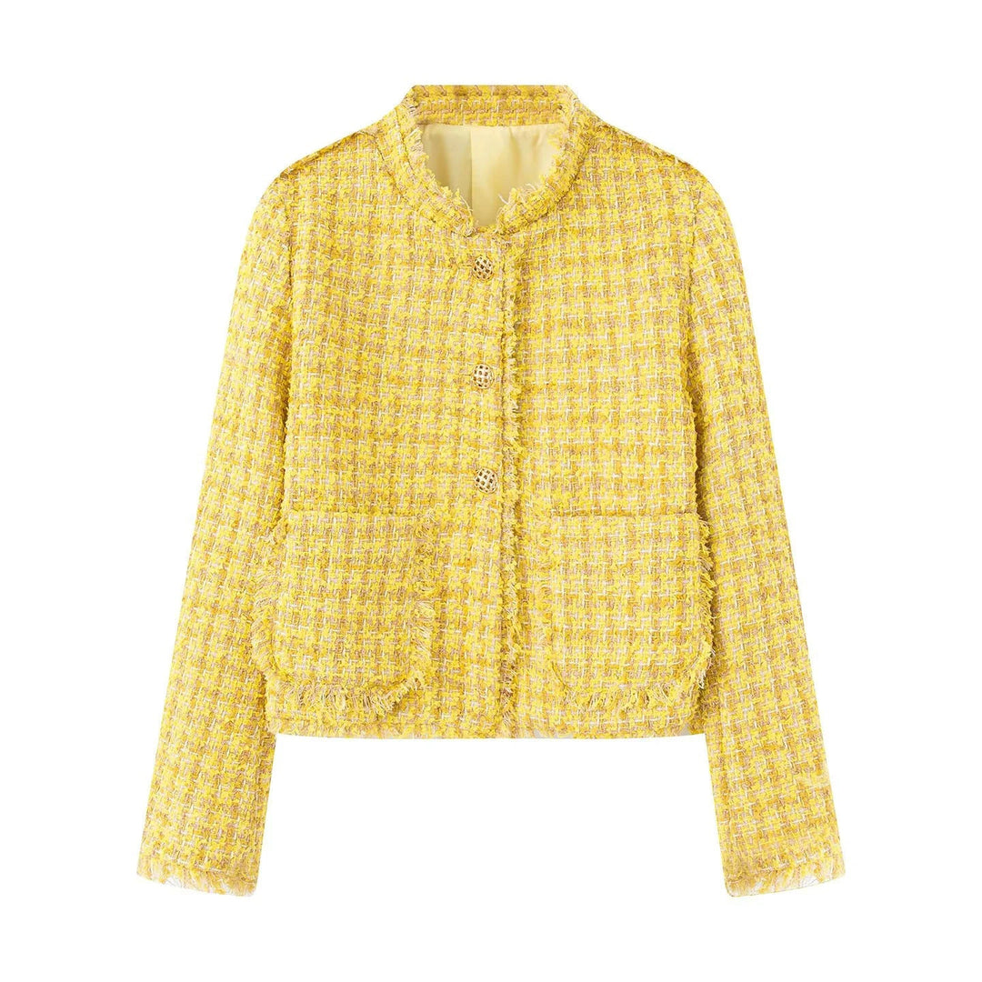 Dam kort bouclé tweed jacka med golden decorative knappar, påsydda fickor, och fringe kant
