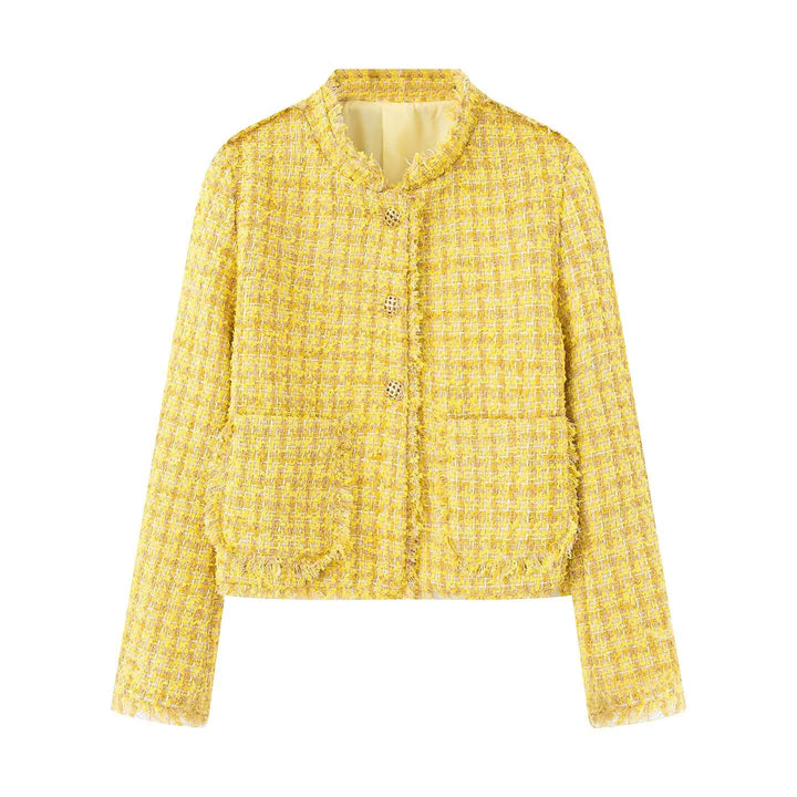 Dam kort bouclé tweed jacka med golden decorative knappar, påsydda fickor, och fringe kant