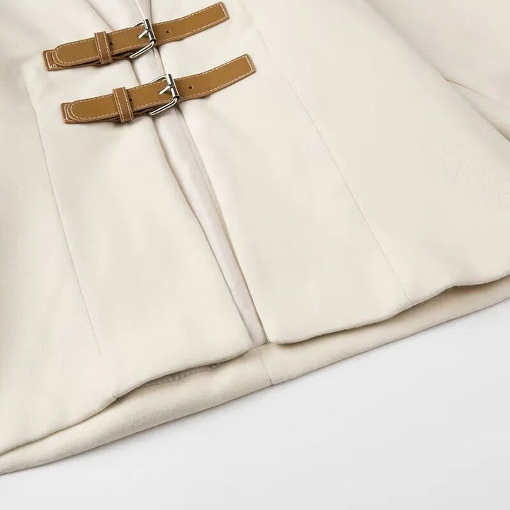 Dam cropped jacka med V-neck, double spännestängning, och boxy silhuett