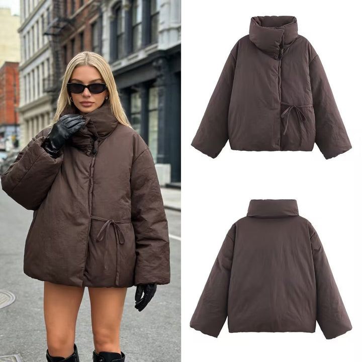 Dam Oversized Quiltad Jacka med Hög Ståkrage och Midjebälte