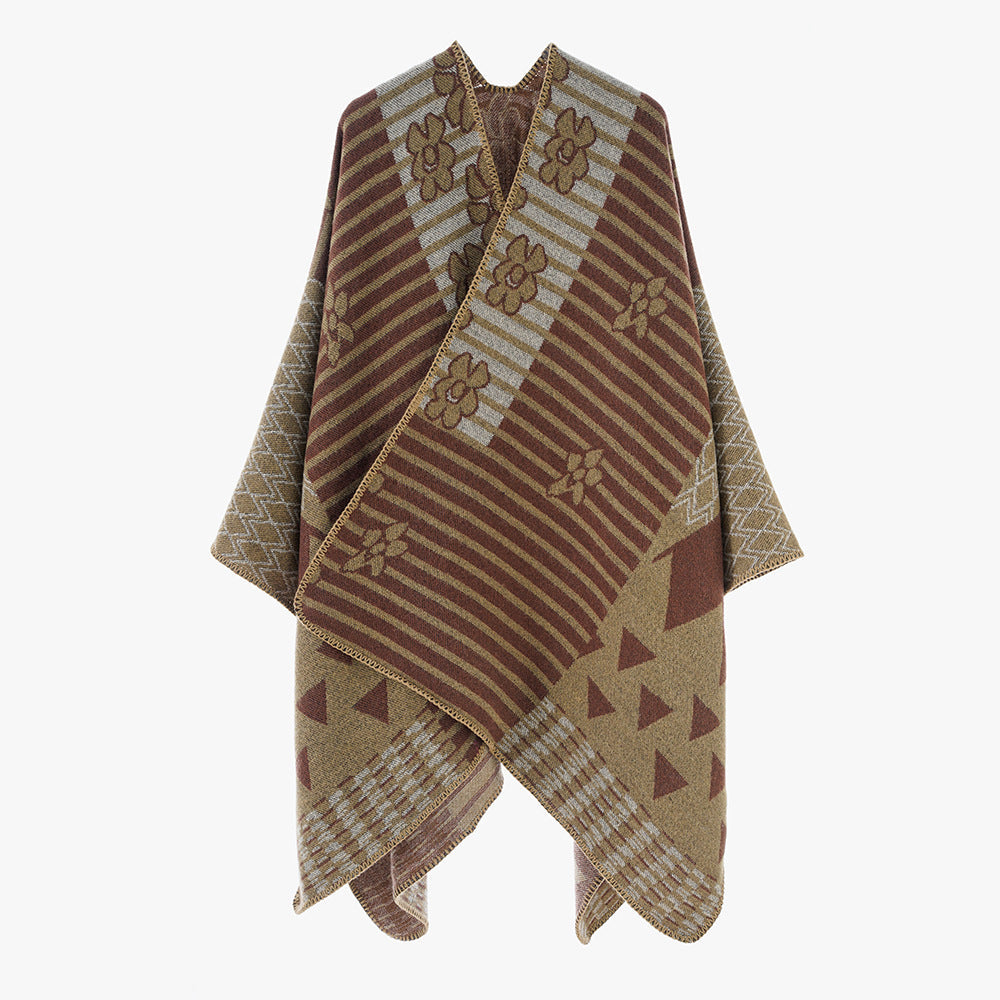 Dam Oversize Jacquard Ruana i Ethno Patchwork design