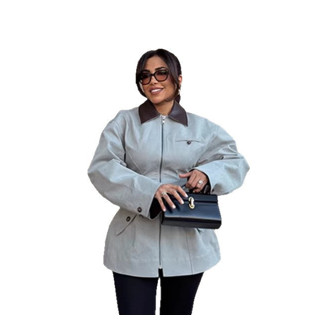 Dam oversize jacka in läderlook med kontrasterande skjortkrage och dragkedja