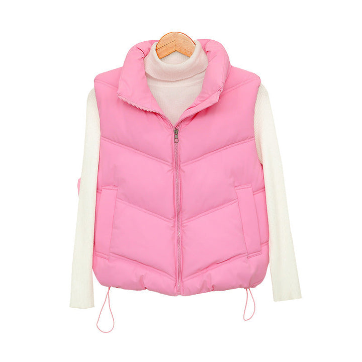Dam kort-skärning puffer quiltad väst med V-quilt, high ståkrage och drawstring fåll