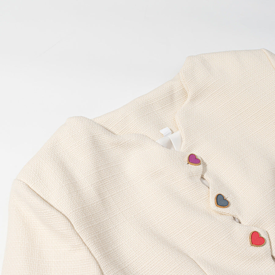 Dam cropped Bouclé jacka med vågig knäppning och heart appliqués