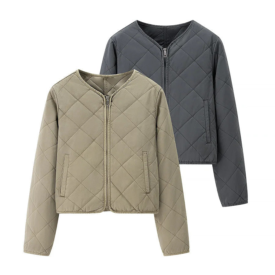 Dam kort jacka i boxy skärning med diamond quiltning, rounded fåll och concealed dragkedja