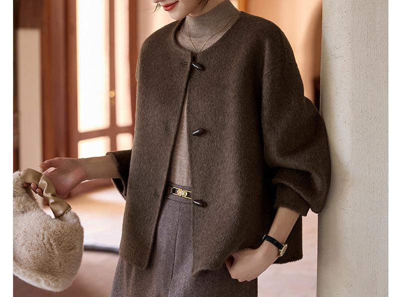 Dam kort ullblandning jacka med round neckline, balloon ärmar, och toggle knappar