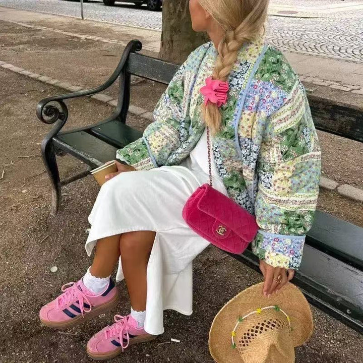 Dam kort kort kviltad Patchwork jacka med utanpåfickor