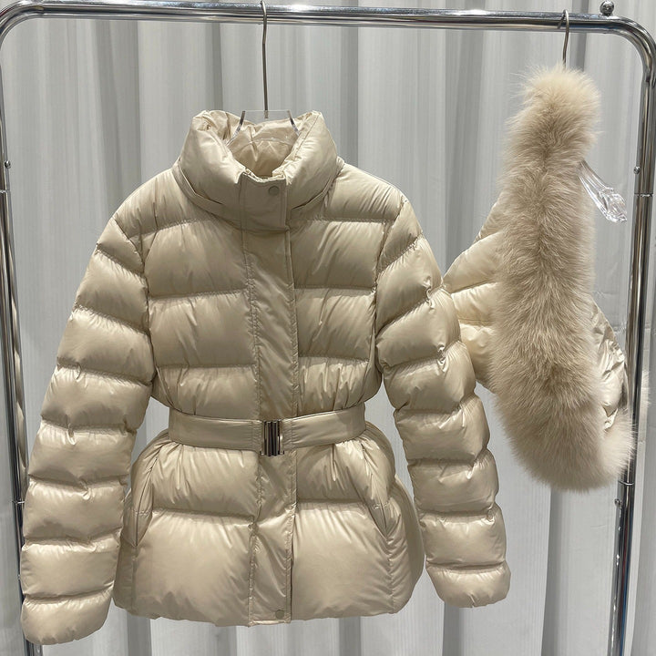 Dam skräddad kviltad pufferjacka med bälte, hög krage och Removable Fur Trim