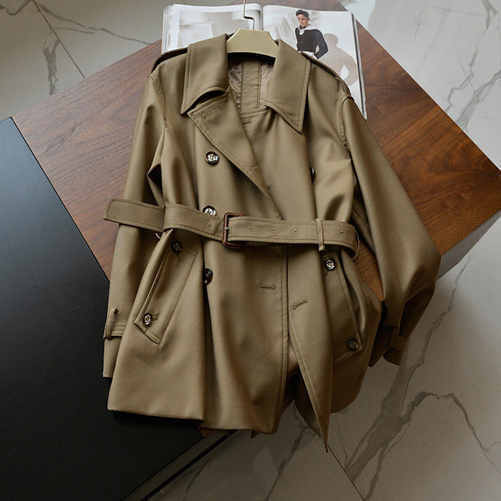 Dam kort trenchcoat med boxy silhuett, double-breasted och justerbar bälte