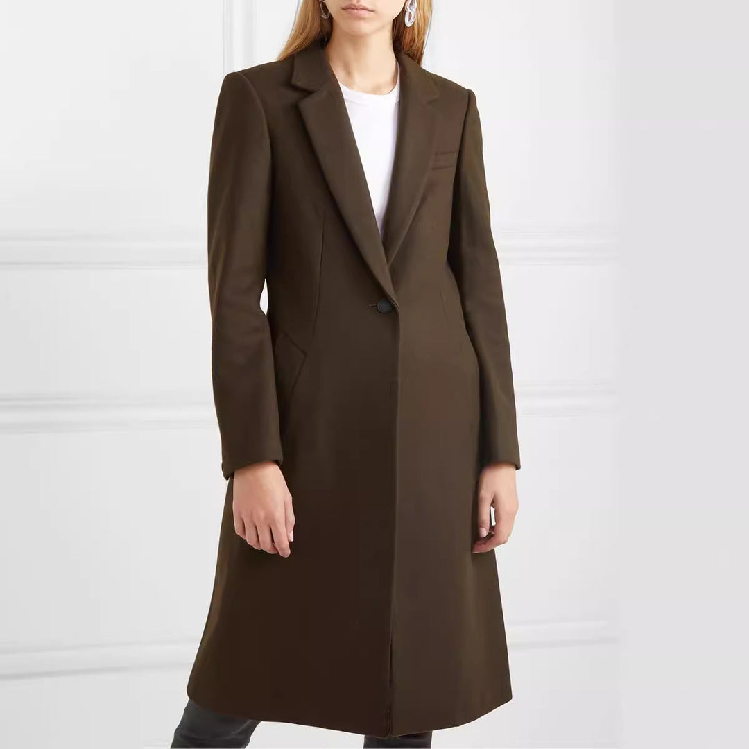 Dam lång kappa in sleek tailoring med narrow silhuett