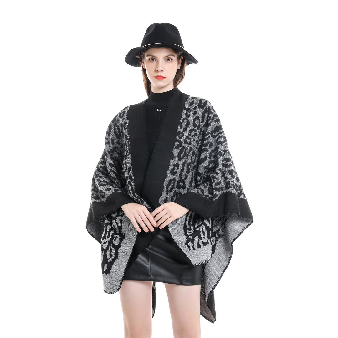Dam chunky woven jacquard cloak med leopardprint och open kimono silhuett