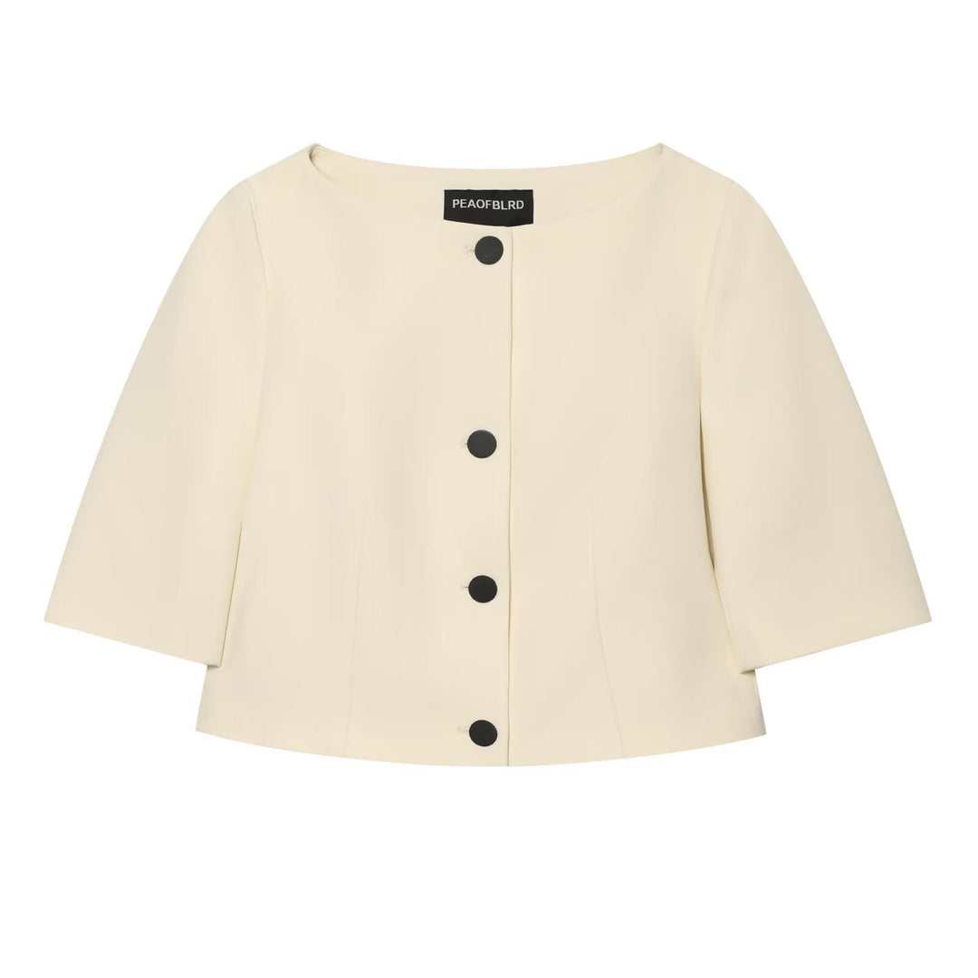 Dam Kort Jacka med Round Neckline, Boxig Silhuett, och Stora Dekorativ Knappar