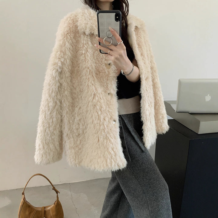 Dam Fluffy teddy kappa gjord Faux Fur med skjortkrage och Boxy silhuett