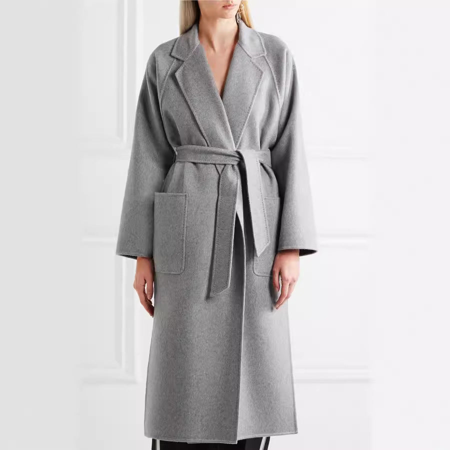 Dam Floor-Length Open ullblandning kappa med Relaxed Lapels och Flowing Draping