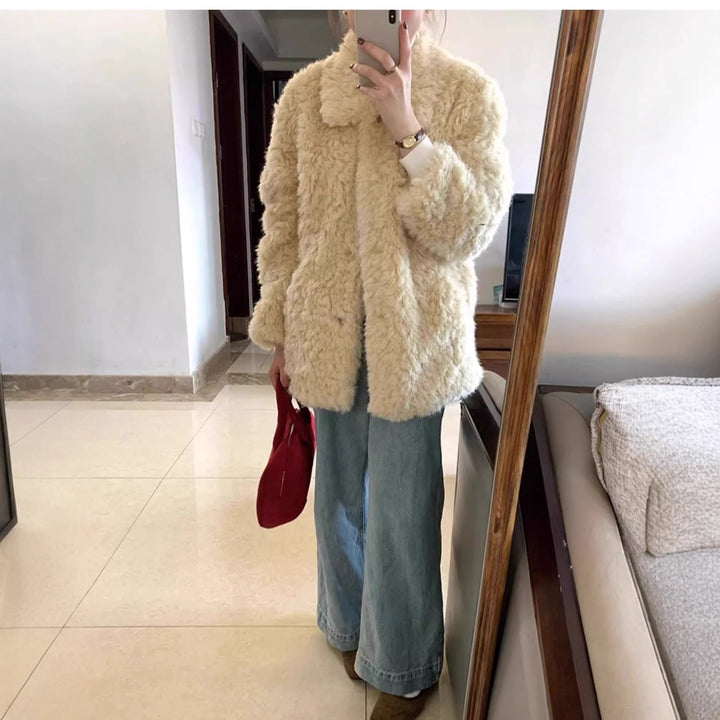 Dam kort teddy Faux Fur kappa med hel krage och Boxy silhuett