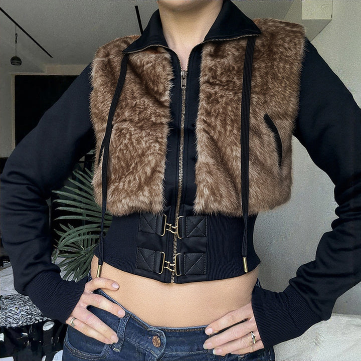 Dam kort jacka med faux fur front, high standing krage och figursydd ribbed waistband