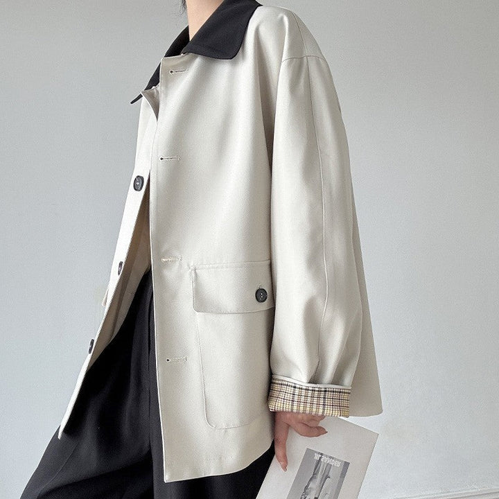 Dam Boxy kort jacka in lätt trench stil med kontrast krage och Checked ärm mudd