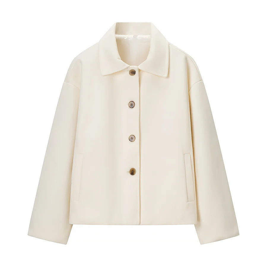 Dam boxy kort jacka med oversized skjortkrage, concealed knäppning och seamless sidofickor