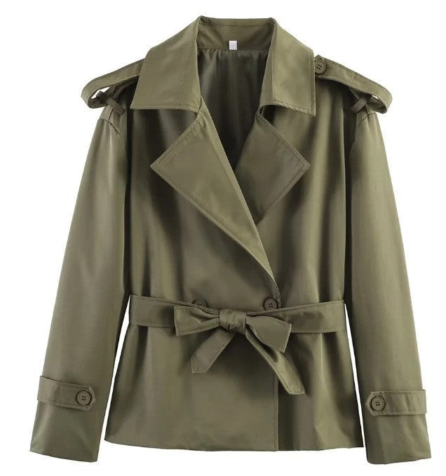 Dam skräddad kort trenchcoat med knytband och Epaulettes