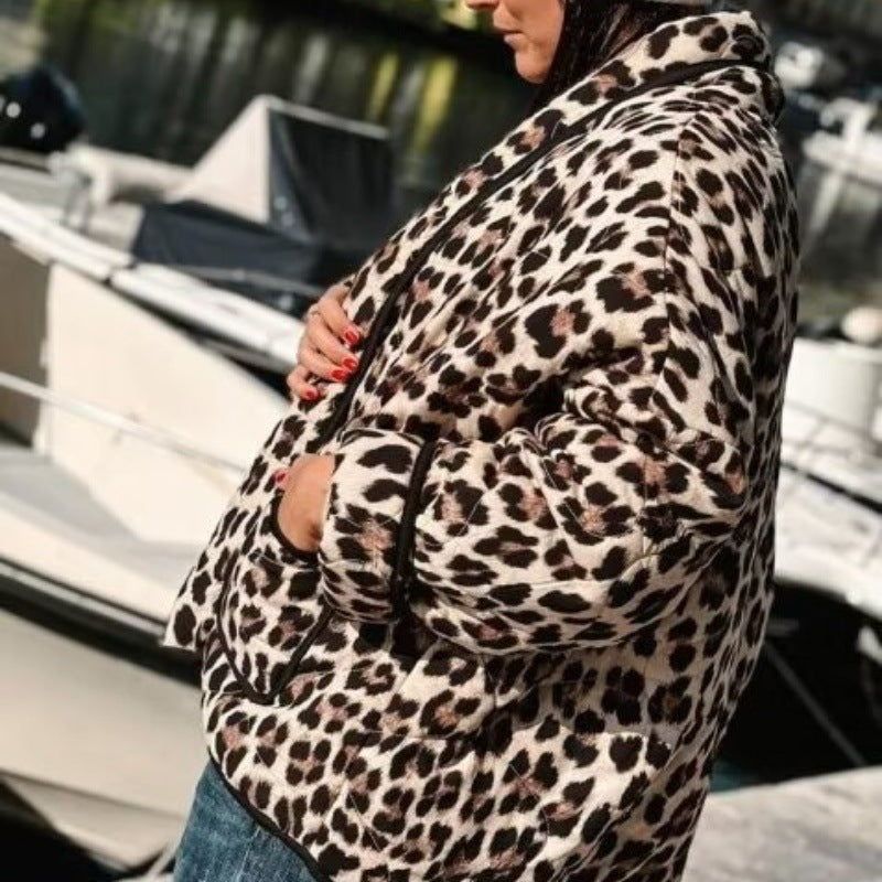 Dam Lined kort jacka in Leopard tryck med Shawl krage och Piping
