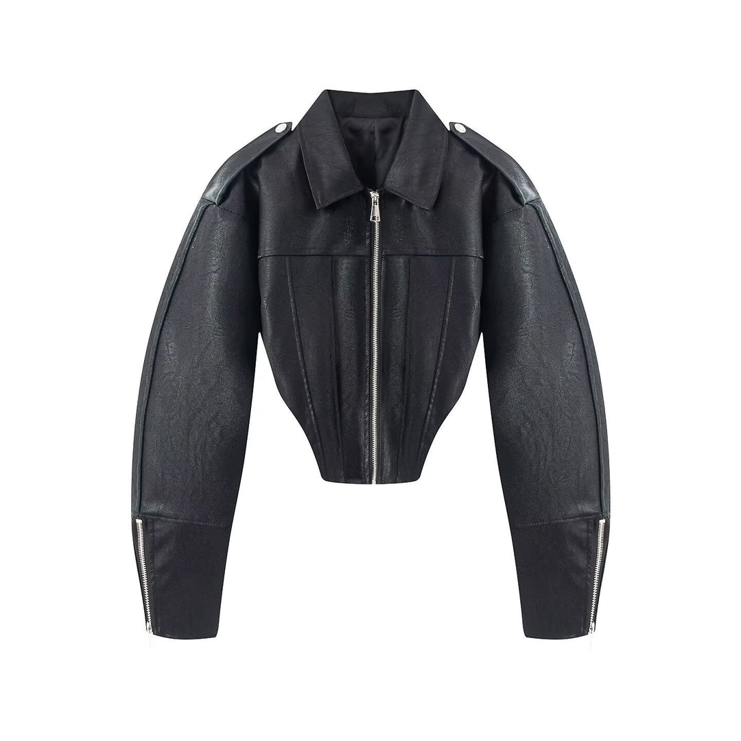 Dam Kort Jacka i Corset Stil Tillverkad av Leatherette med Emphasized Shoulder Area