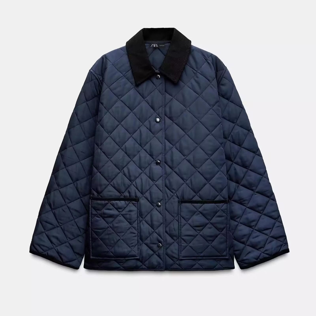 Dam Lätt Quiltad Övergångsjacka i Oversized Cocoon med Cord Krage